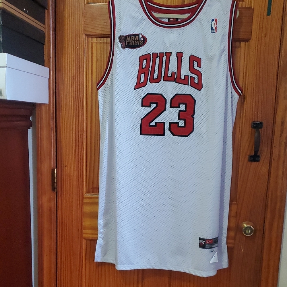 CHICAGO BULLS Michael Jordan 1997-98 NBA FINALS JERSEY